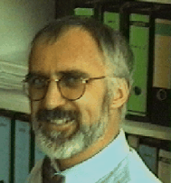 Foto von Dr. Ernst Janich im Büro 1996