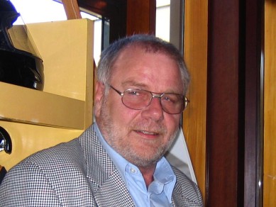 Dr. Anselm Schuster